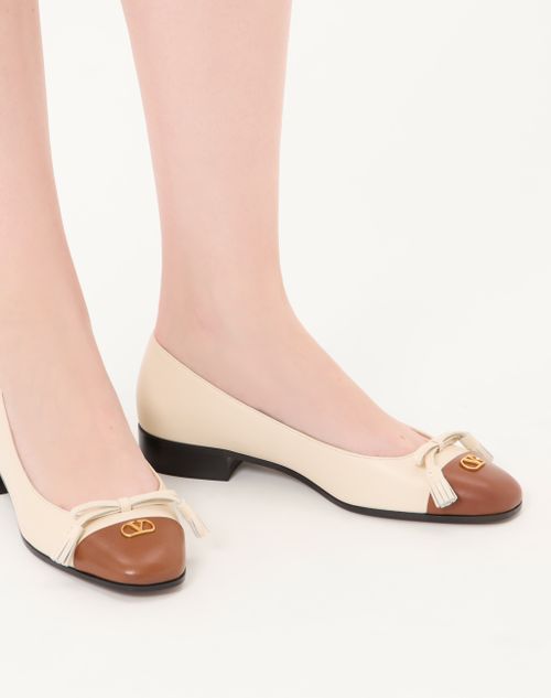 Valentino Garavani - Valet Du Roi Kidskin Ballerina 25mm - Butter/tobacco - Woman - Ballerinas